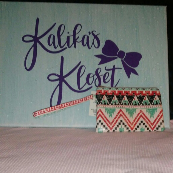 Fashion wristlet - Picture 4 of 4